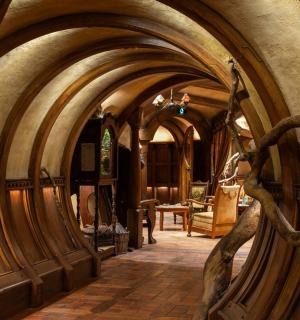 chodba s obloukem v budově