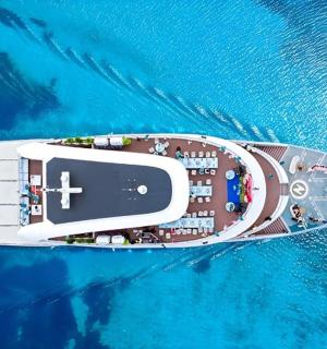 an overhead view of a cruise ship in the water