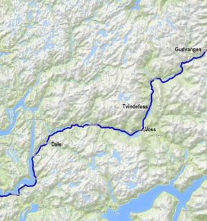 带有蓝色踪迹的河流地图