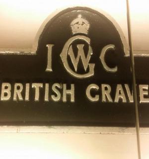a black sign with the words british crazes