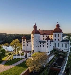 letecký pohled na hrad na vodě