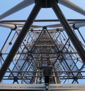 widok na wieżę Eiffla