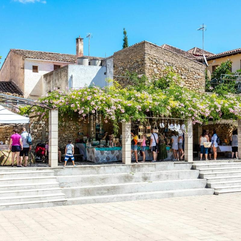 Tour durch Hhlen und Aloe-Plantagen im Osten Mallorcas in Llucmajor   Booking.com
