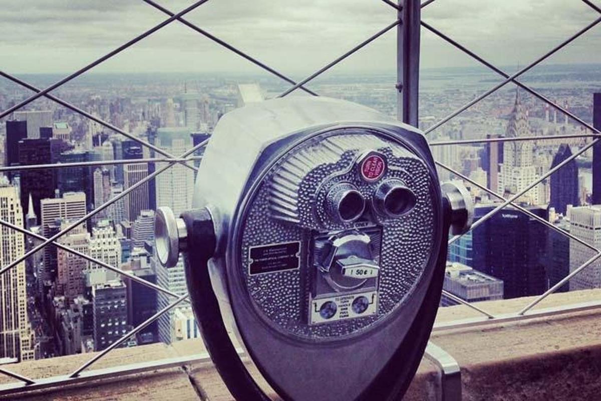 una vista desde lo alto de una torre de observación