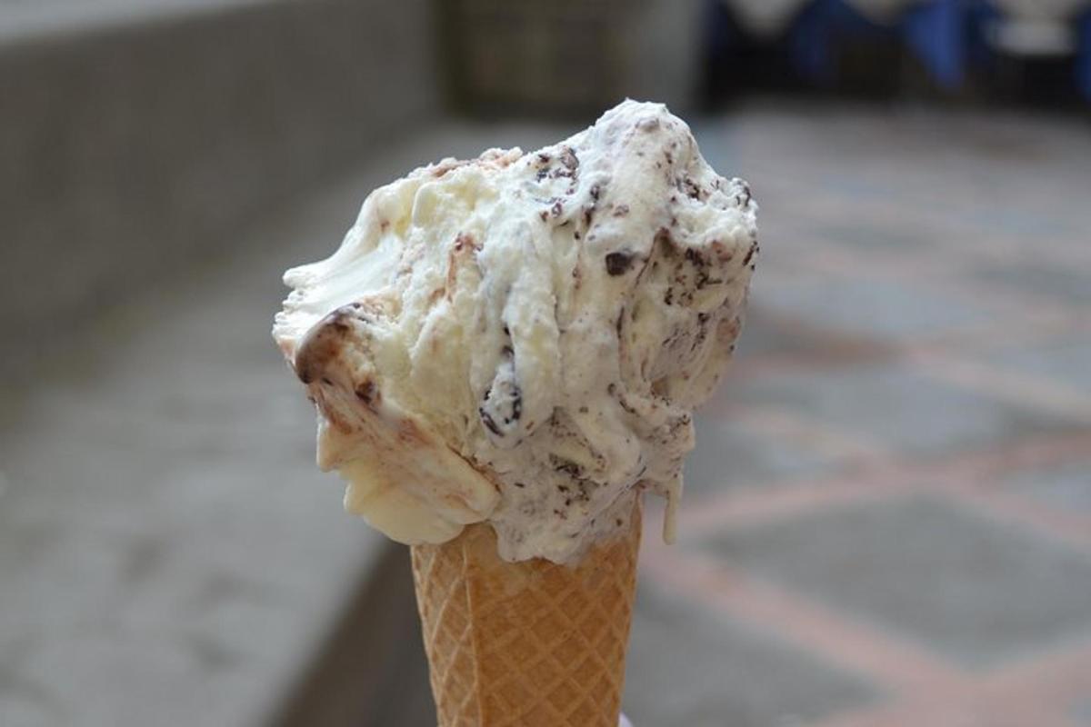 aoops, Eis in einer Waffel