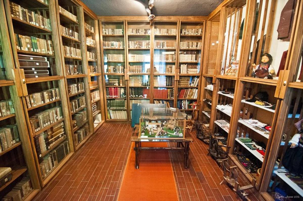a library filled with lots of book shelves