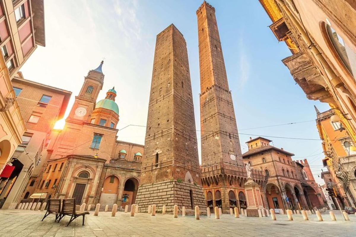 un edificio con due alte torri di fronte
