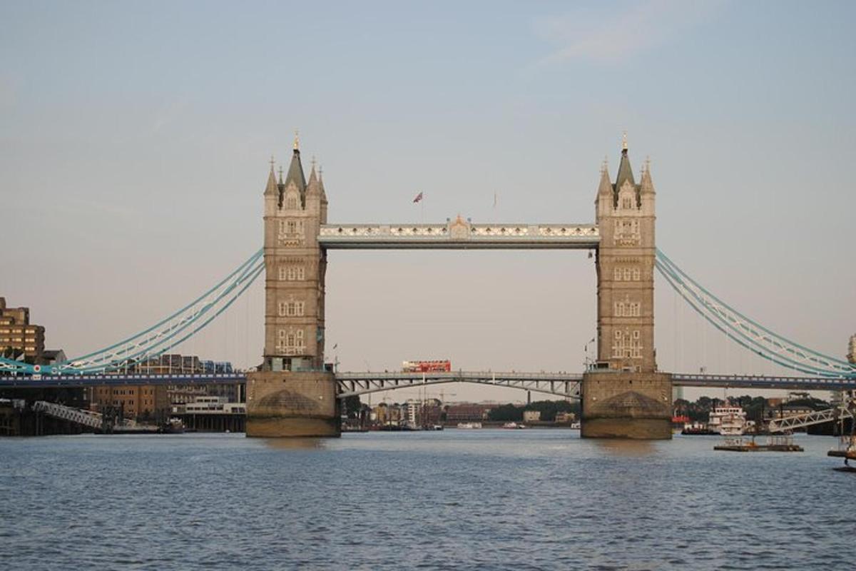 rippsild üle vee Londonis