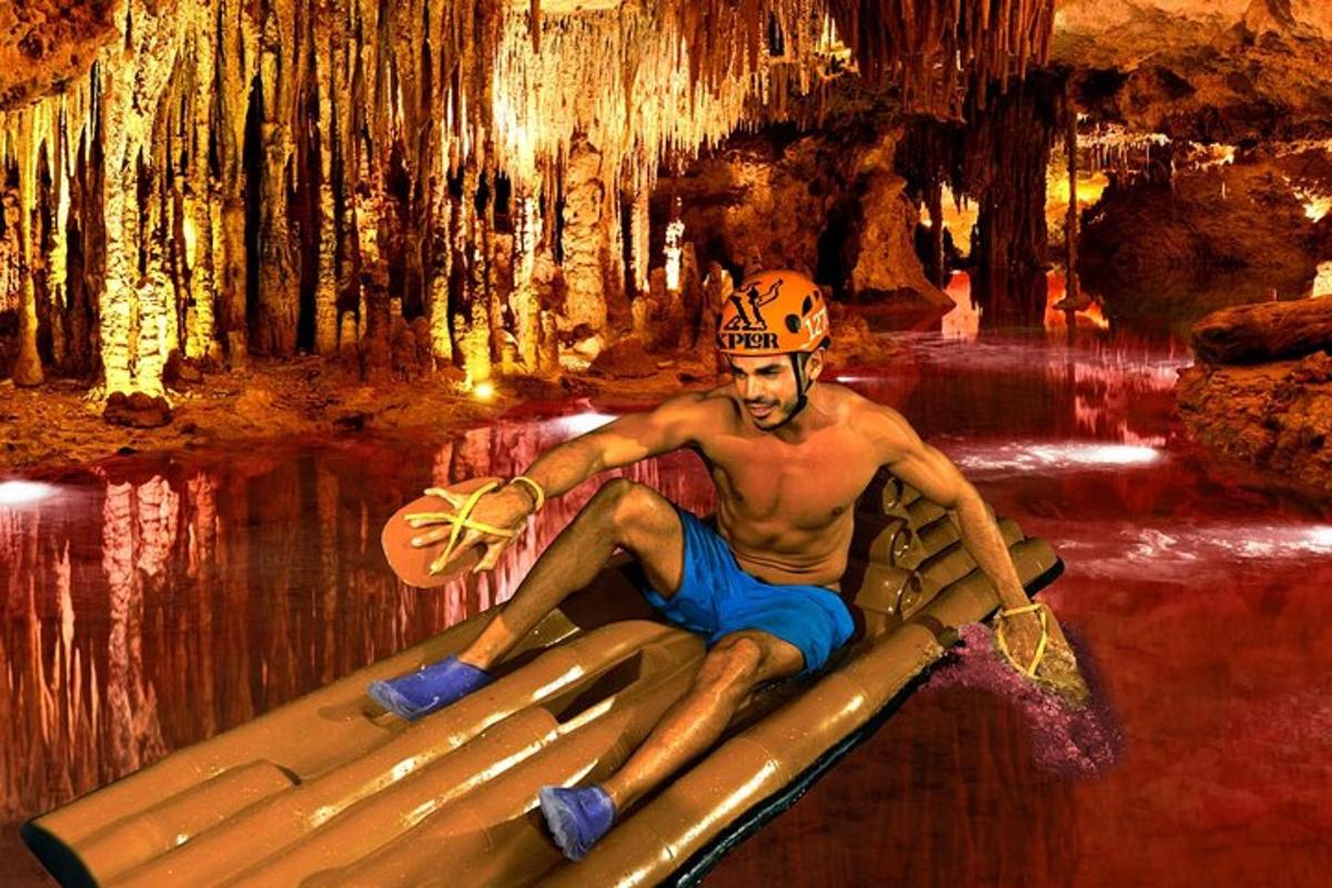 un uomo seduto su una zattera in una grotta