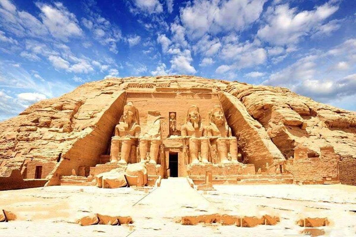 pohľad na chrám Abú Simbel