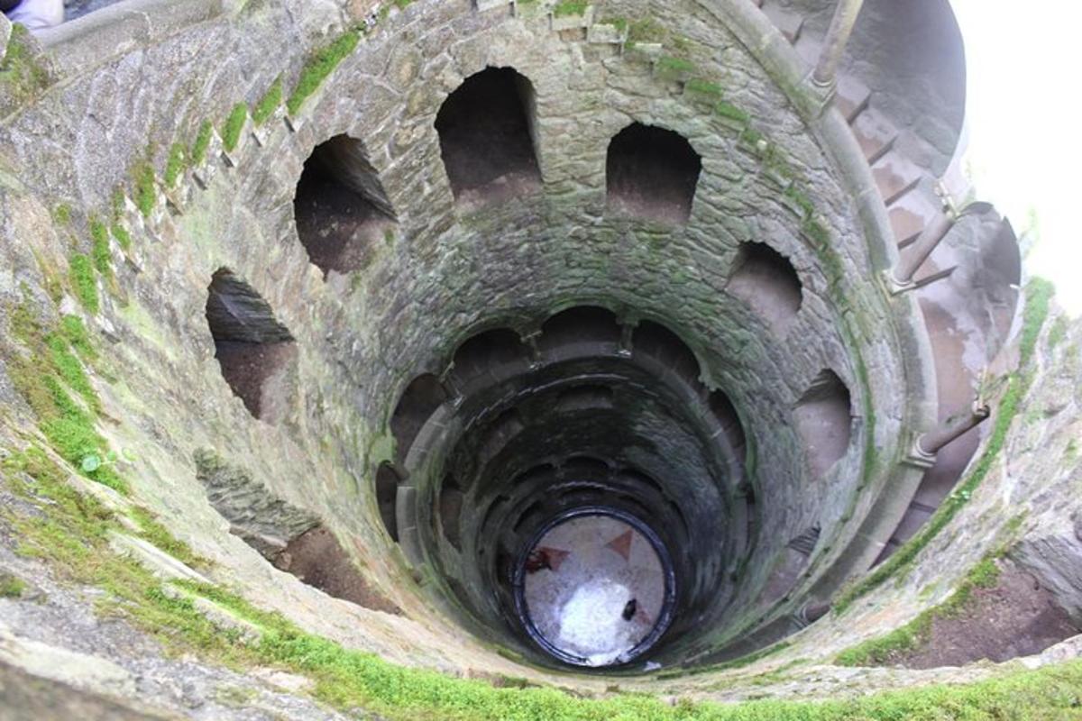 pohled na tunel ve svahu