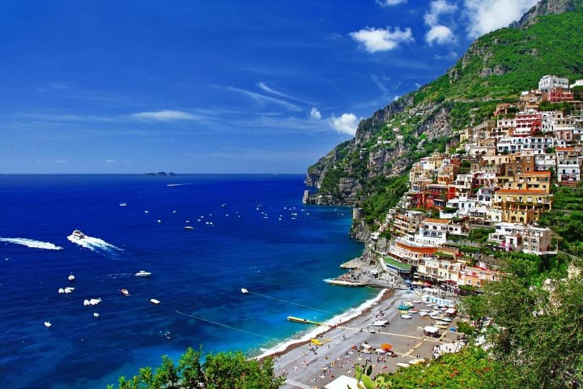 Výhled na Positano na pobřeží Amalfi