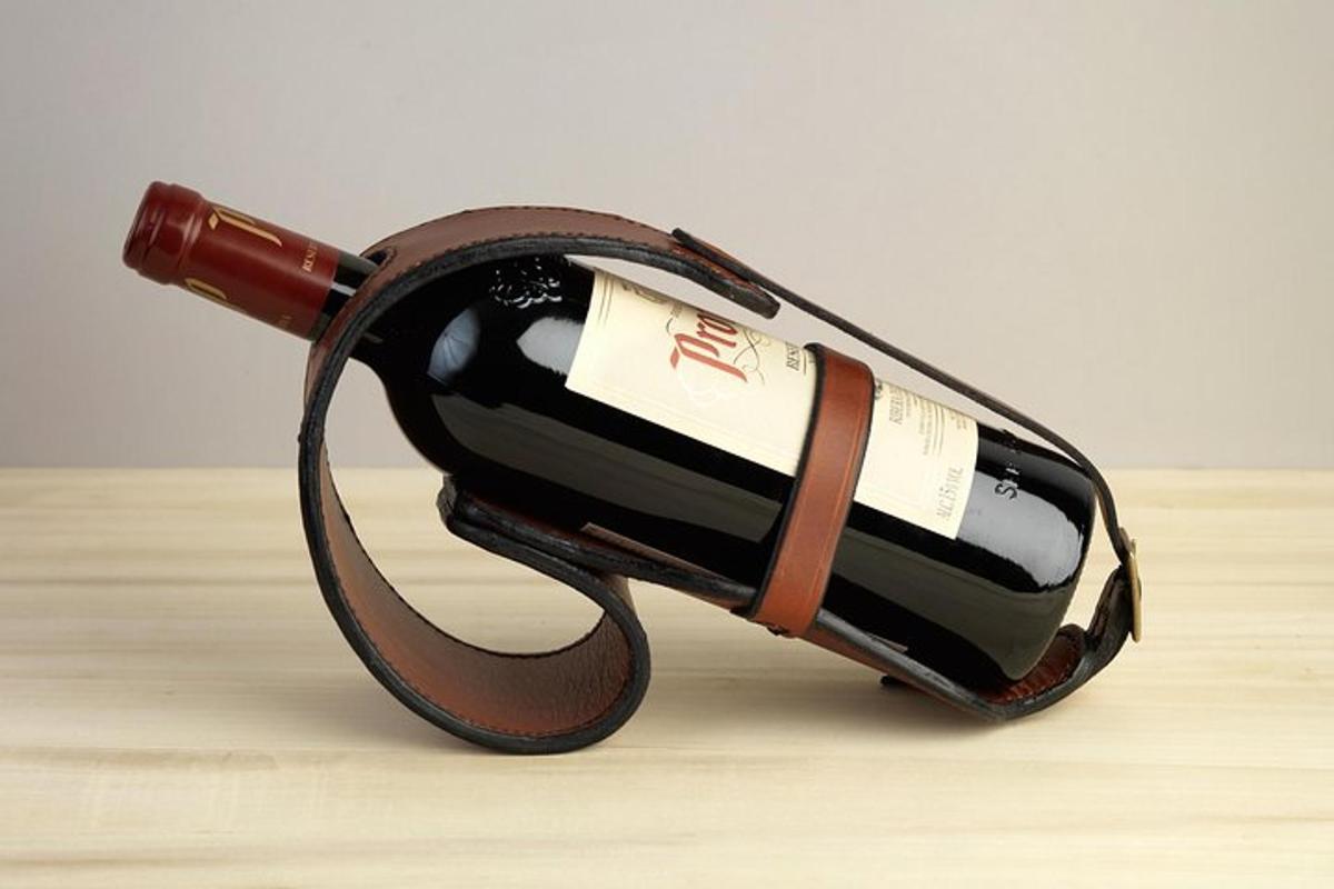 steklenica vina v torbici