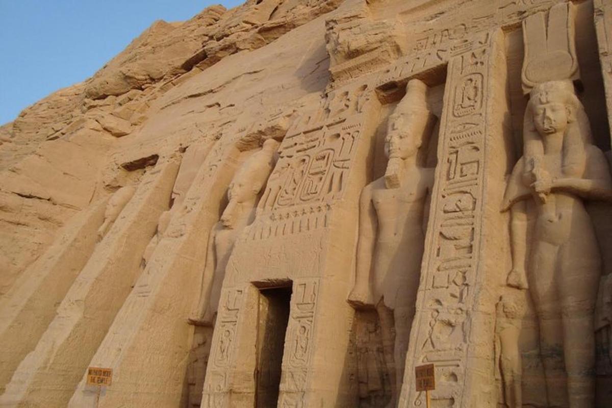 colonne anubificali nel tempio di Hathor ad Abu Sunken