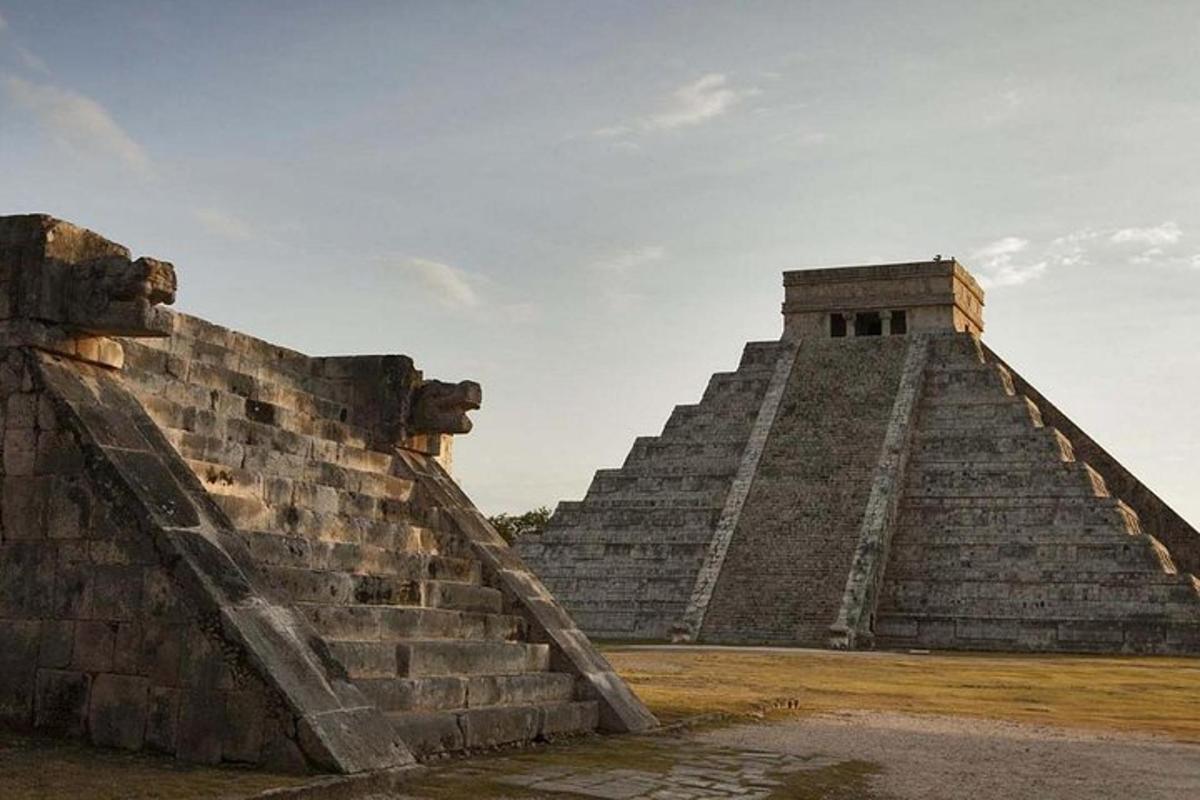 una grande piramide