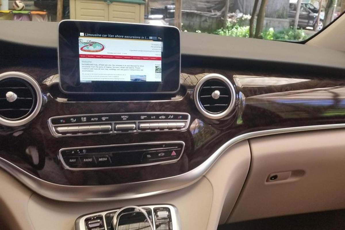 tahvelarvuti auto armatuurlaual