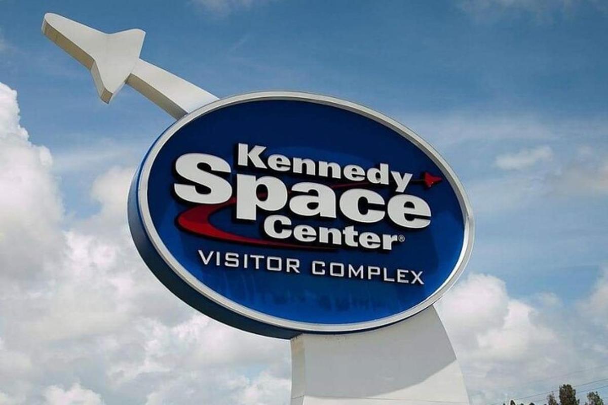 cedule pro návštěvnický komplex Kennedyho vesmírného střediska