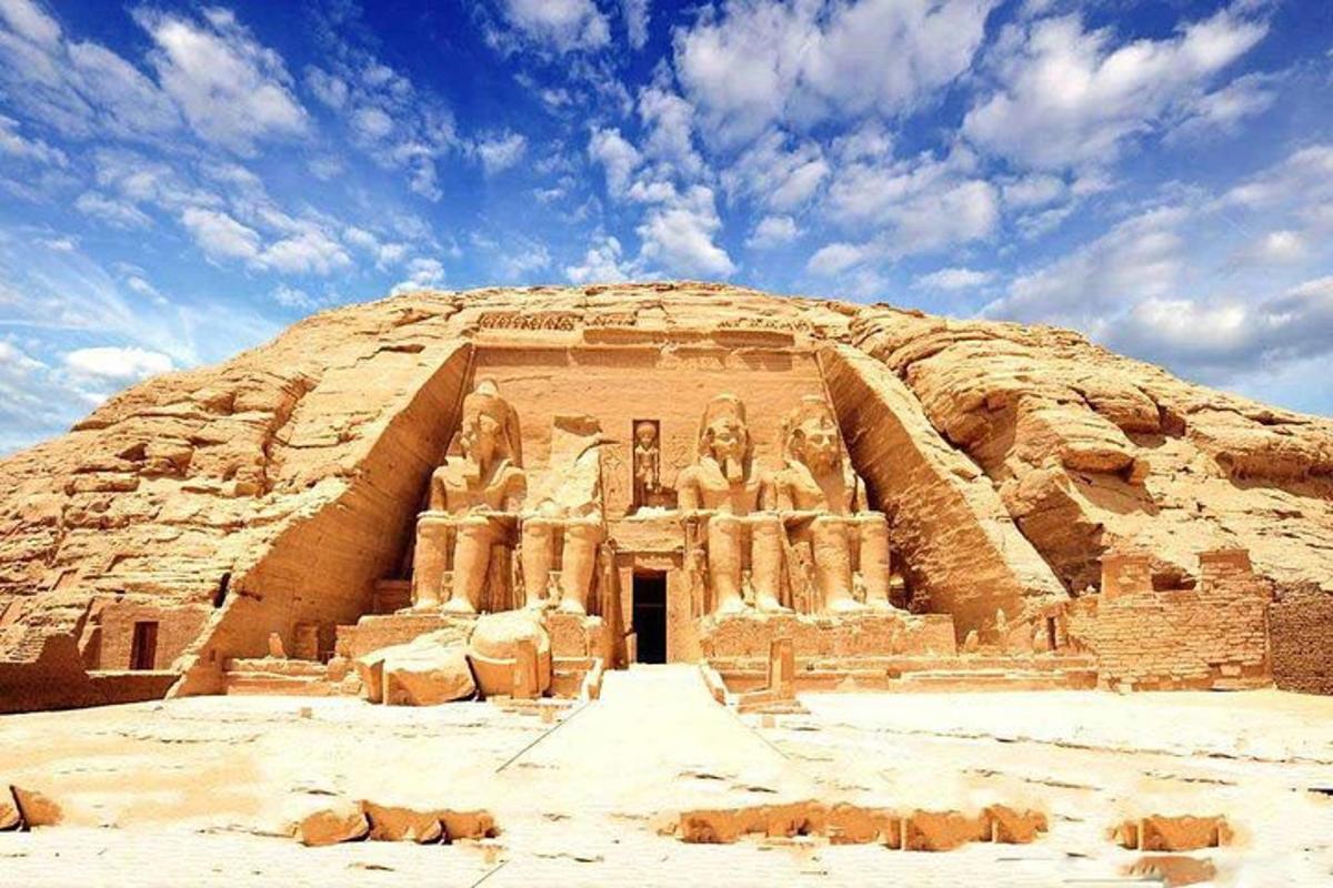 pemandangan kuil abu simbel