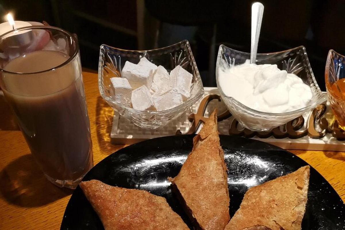 laud toidutaldriku ja klaasi veega