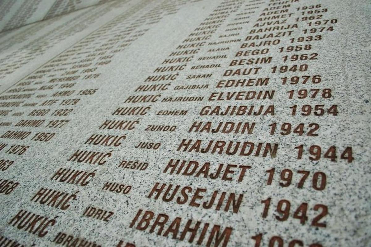 Un primer plano de los nombres de los militares de los Estados Unidos.
