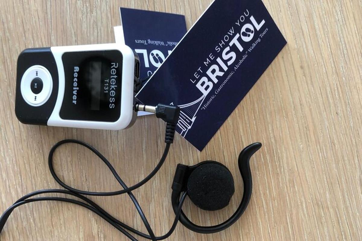 mobilni telefon, povezan s kreditno kartico