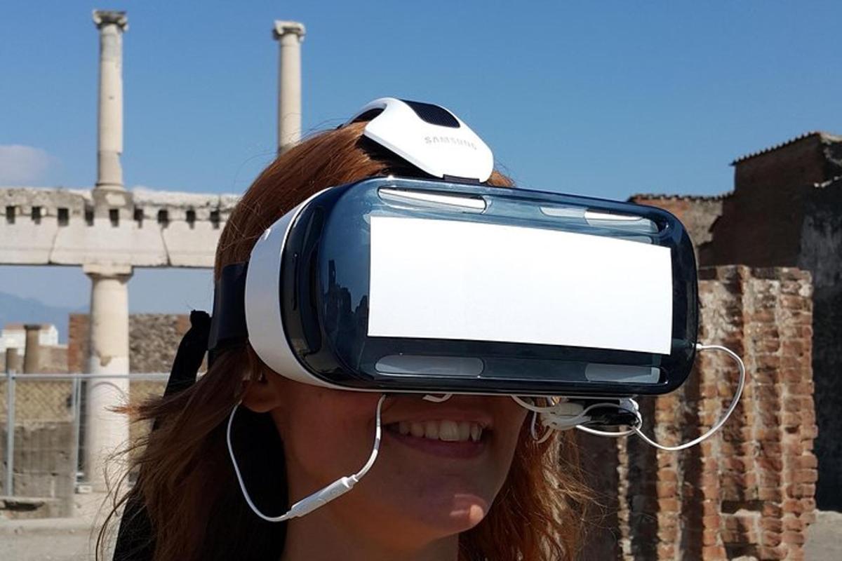 žena s zařízením pro virtuální realitu na hlavě