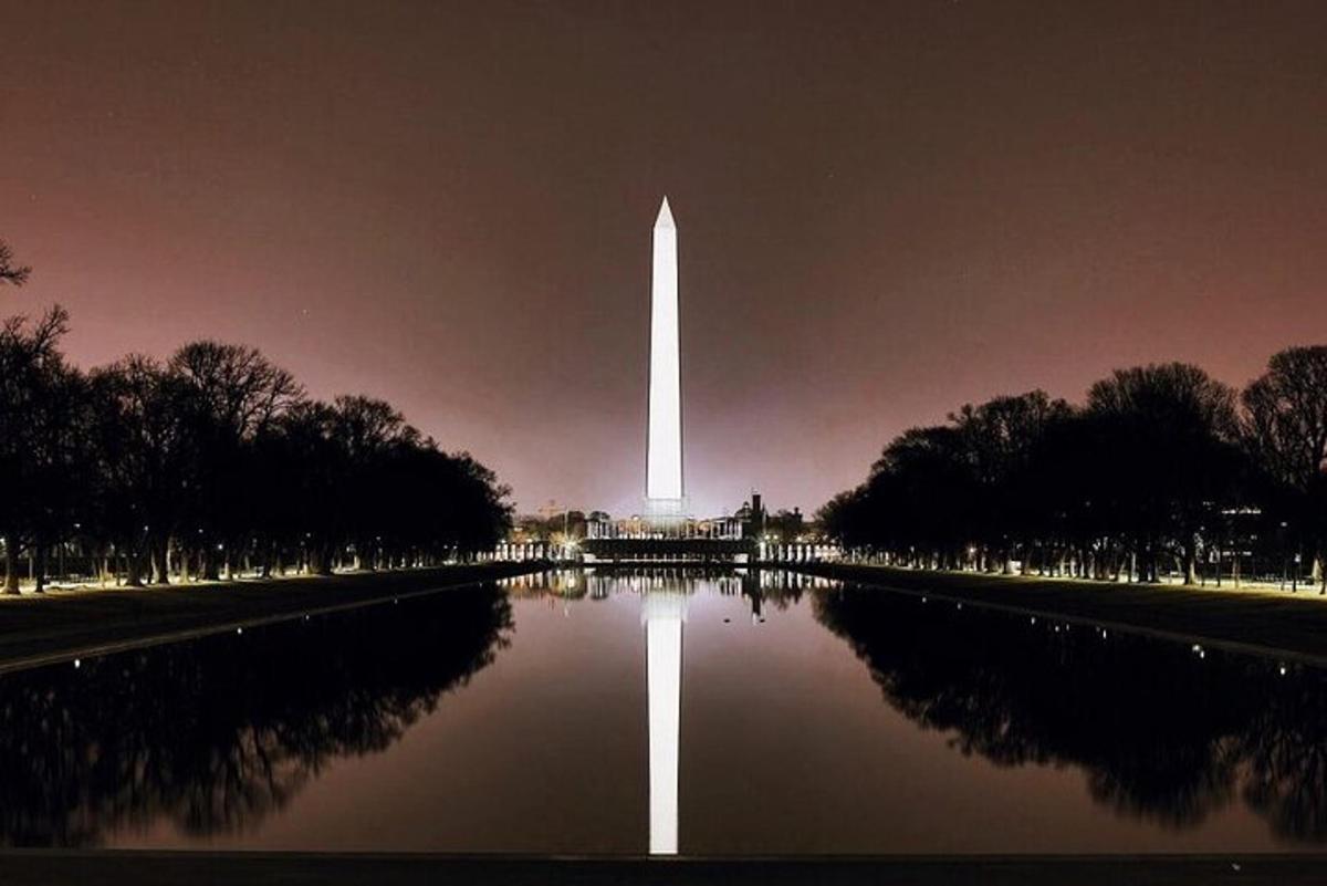 vaade Washingtoni monumendile öösel