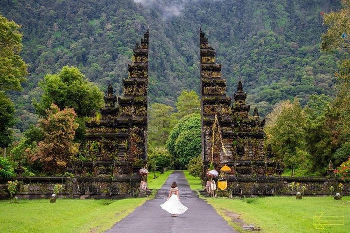 uma mulher de vestido branco caminhando por uma estrada