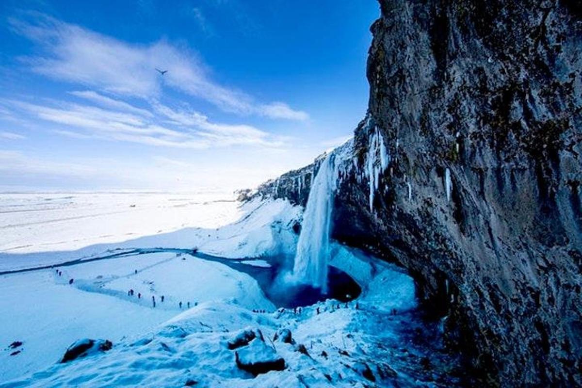 íshellir á fjallshlíð