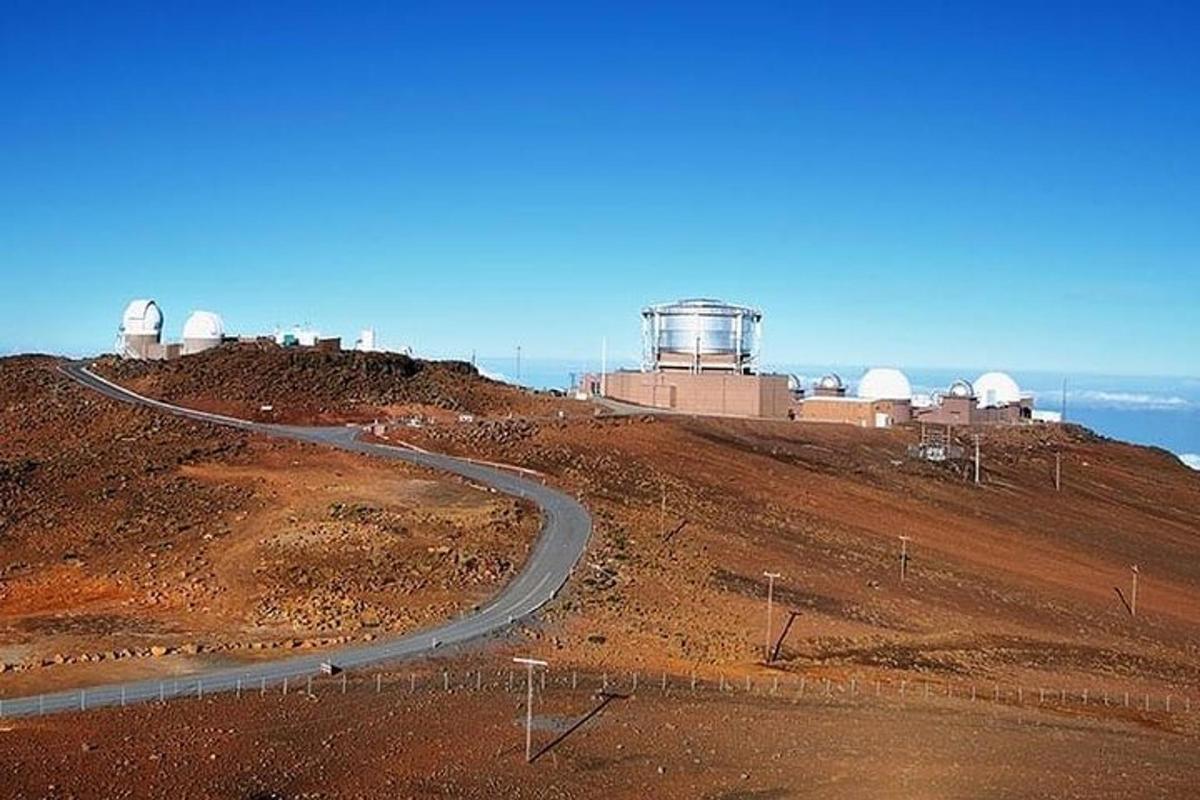 mäeküljel asuv tee observatooriumidega