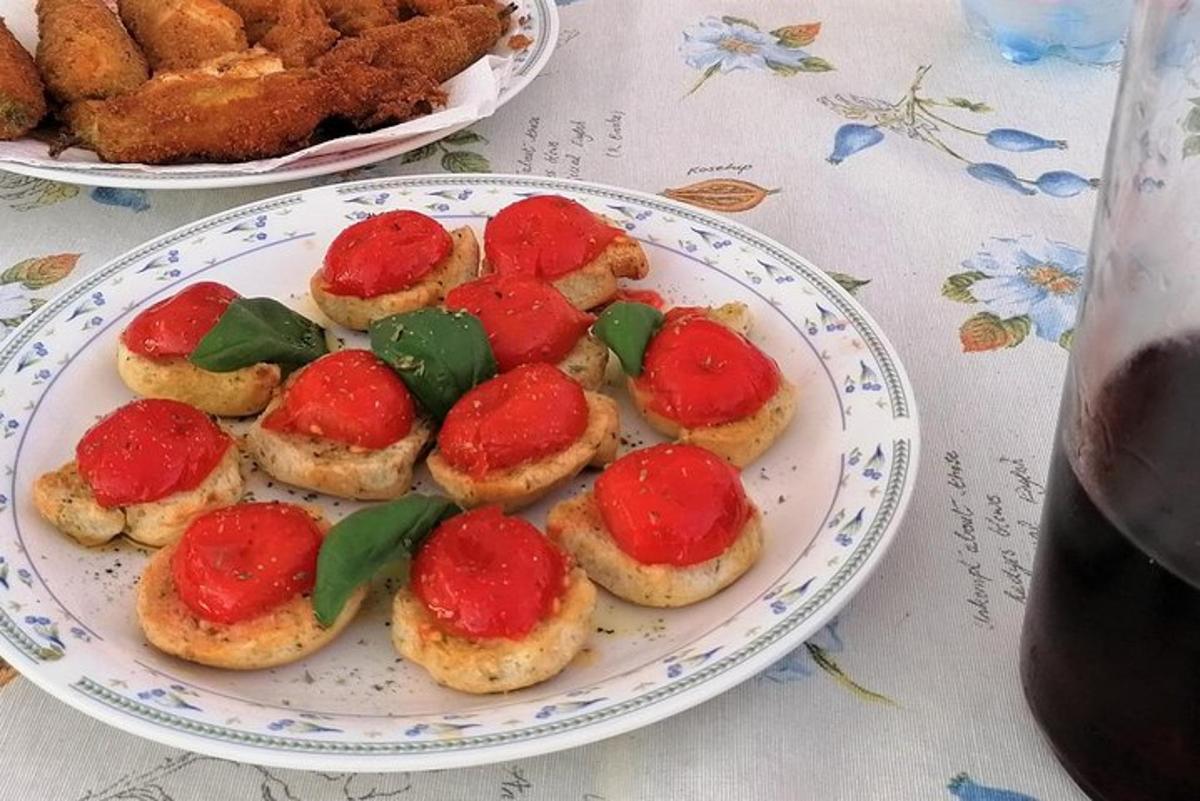 domates ve yeşil biberli meze tabağı