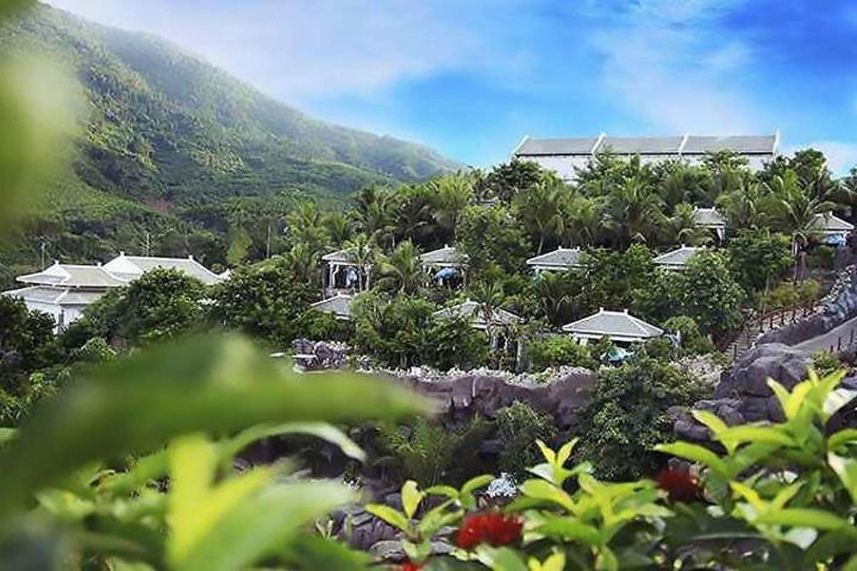 ein Resort mitten in einem Berg