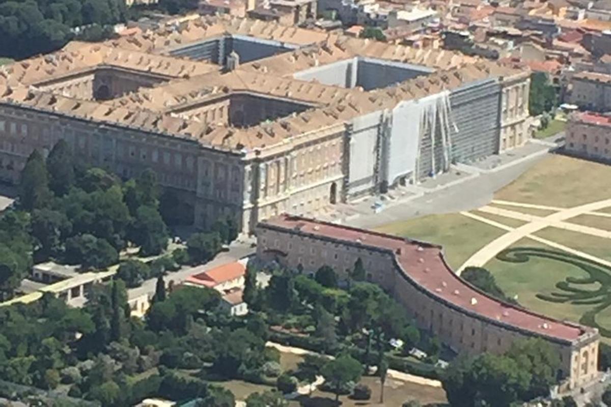 una vista aerea dell'edificio dell'Università di Memphis