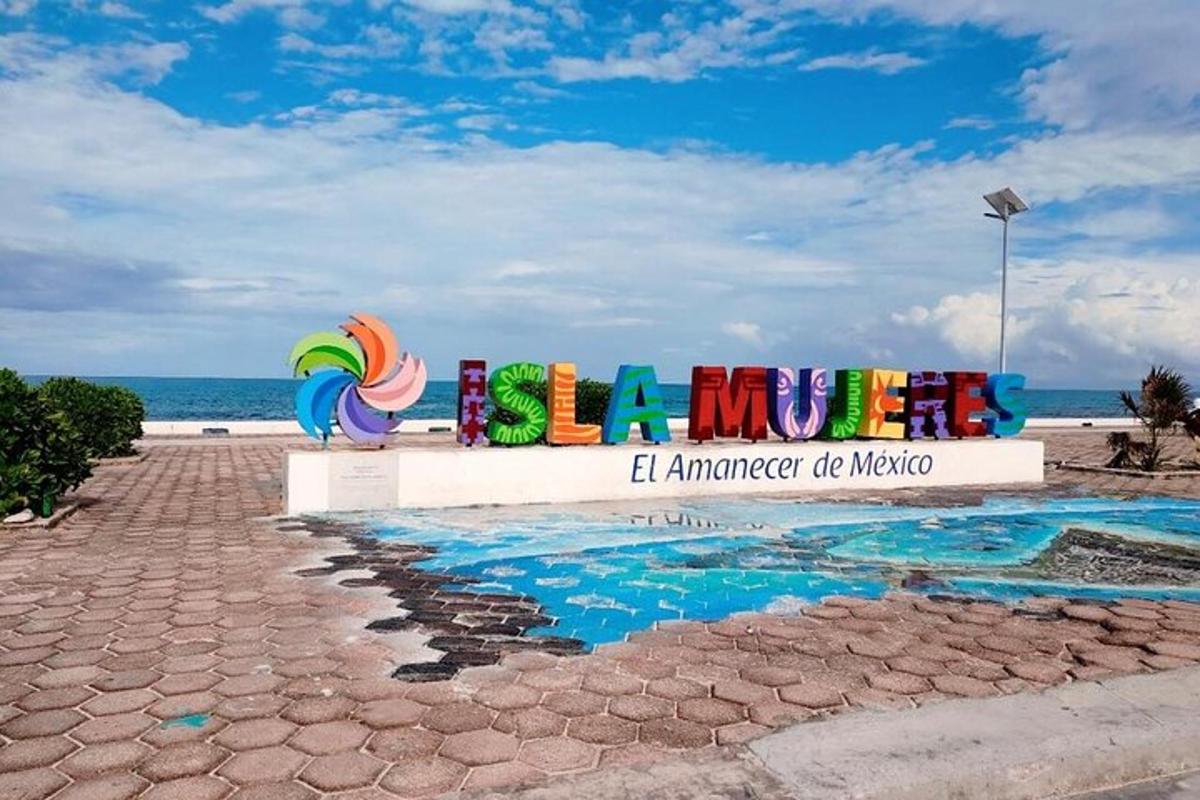 a sign that says la muerte on the beach