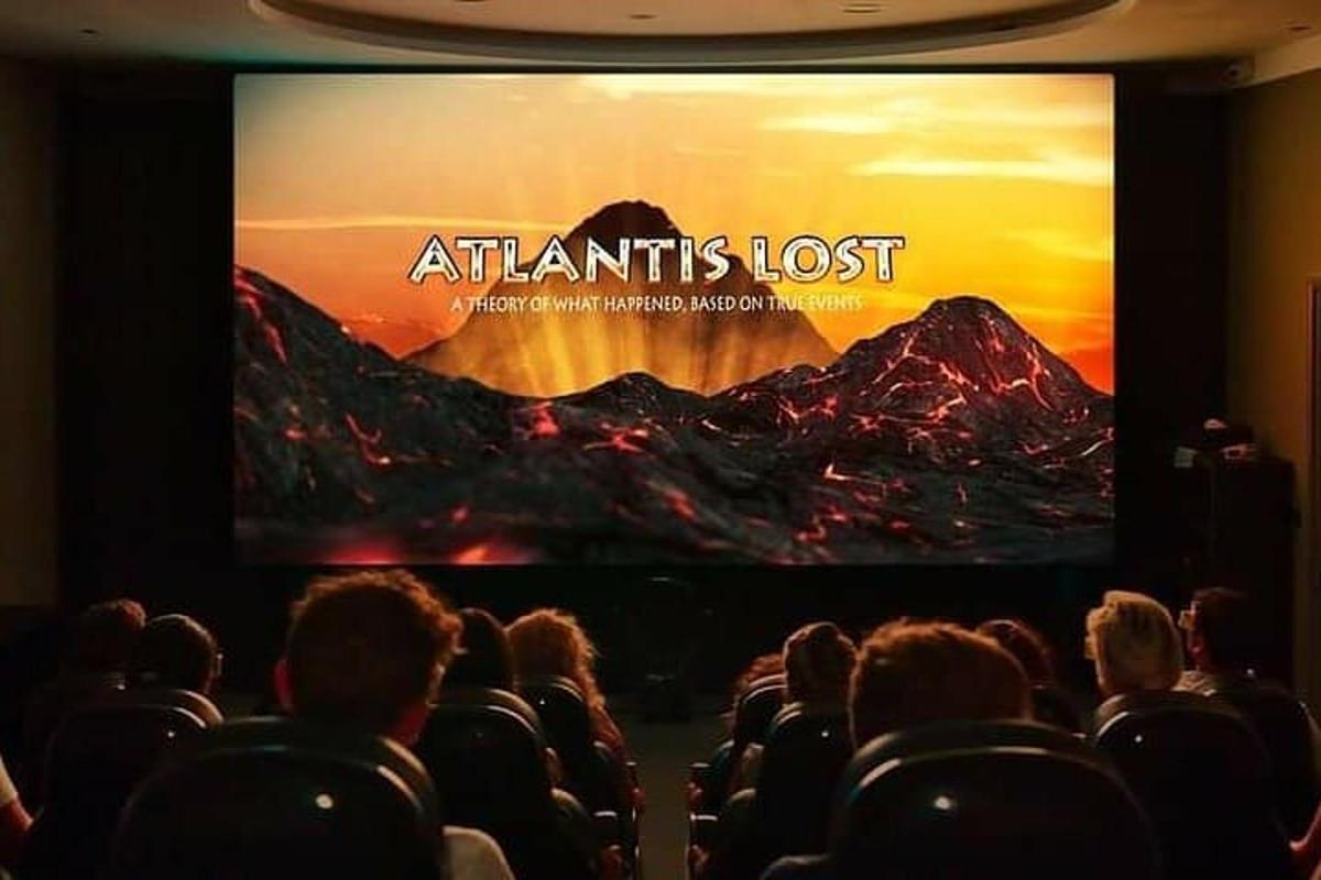 dav lidí v kině sledujících film