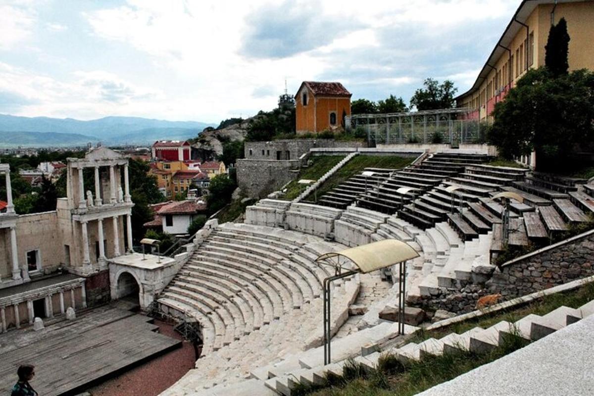 egy városban található amfiteátrum sorokkal