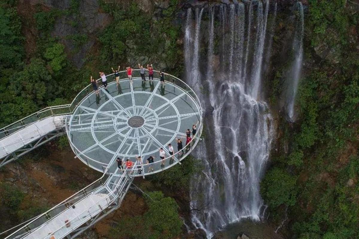 Fotografia 3 a atracției