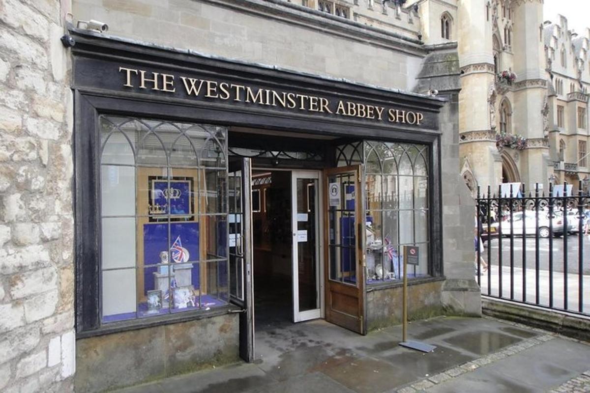 obchod s nápisem „obchod Westminsterského opatství“