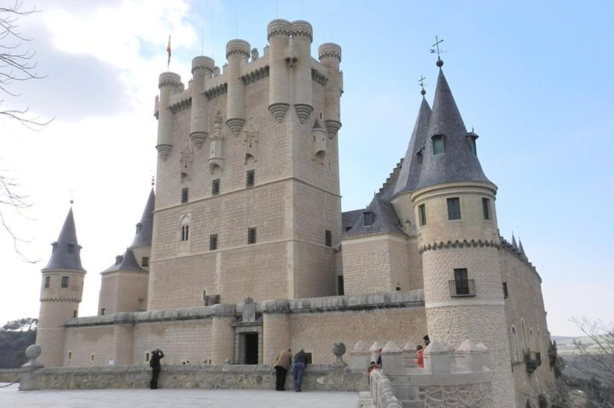 hrad, který vypadá jako hrad s věžičkami