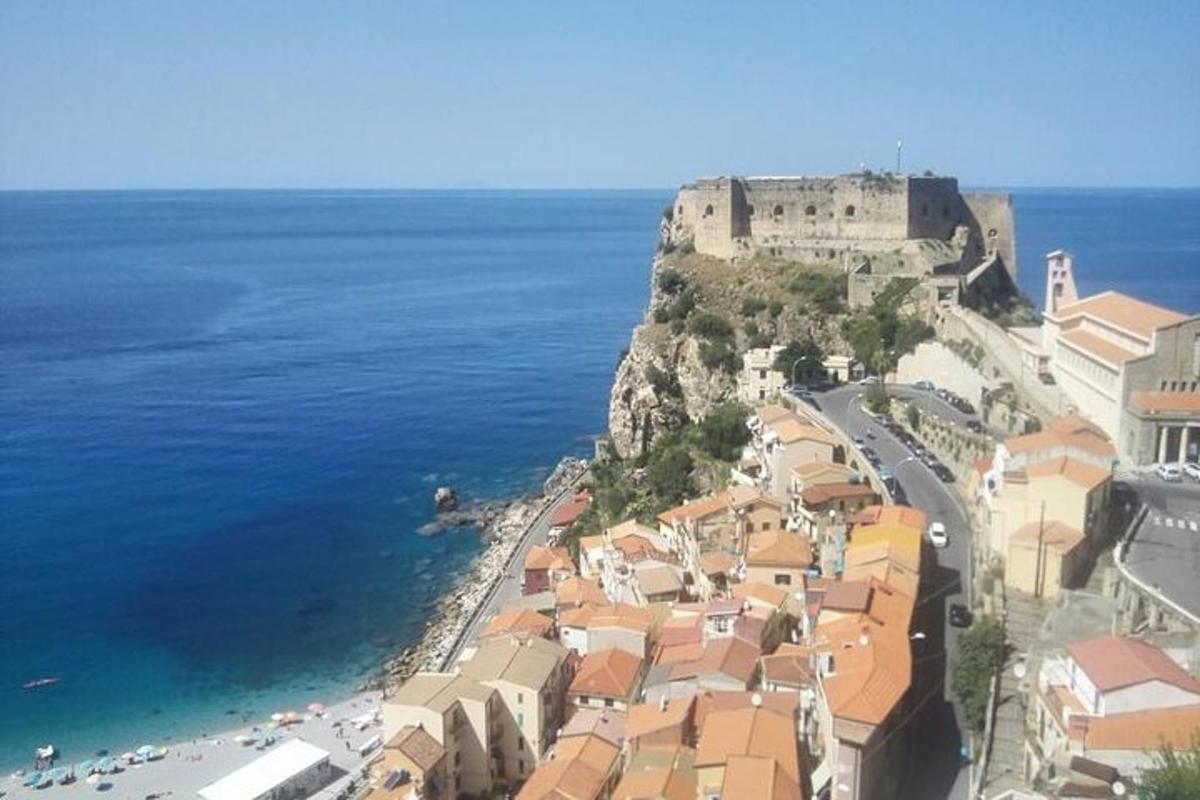 Letecký pohled na město Dubrovník u oceánu