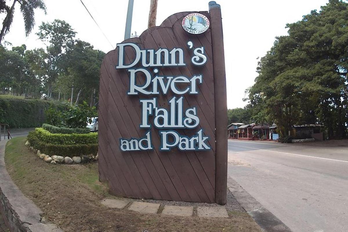Silt kirjaga Dummins River Falls ja Park