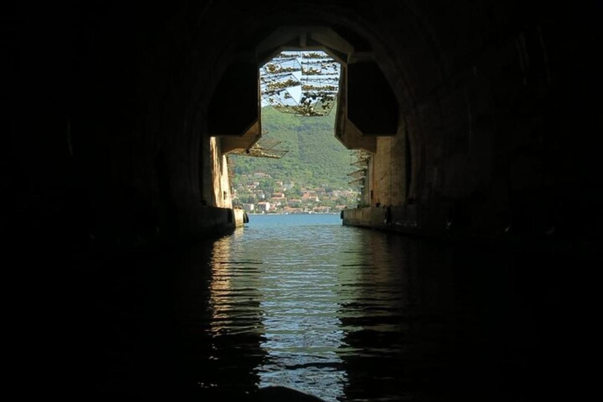 pohled zevnitř vodního tunelu