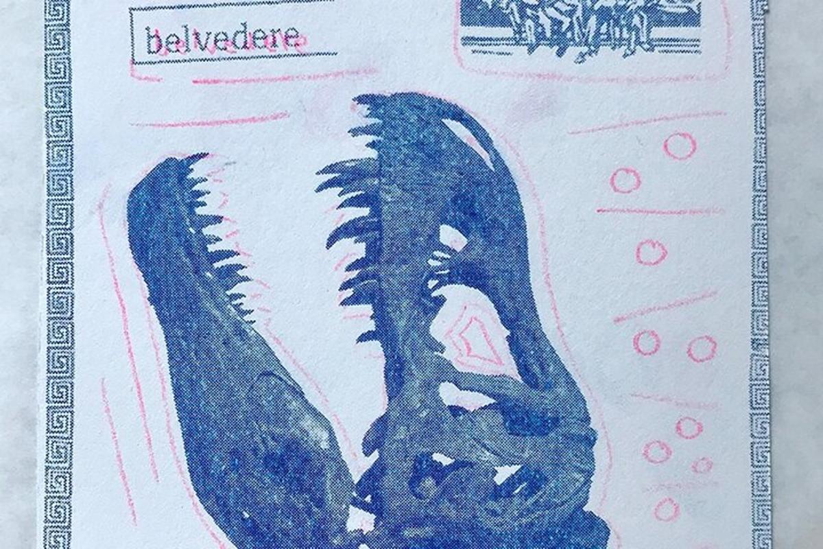 رسم حذاء بكعب عالي على ورقة