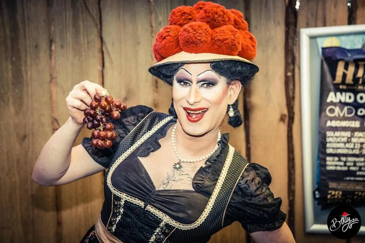 Bonjour, bonjour Fribourg ! - Tournée de spectacle de drag avec Betty BBQ – photo 2