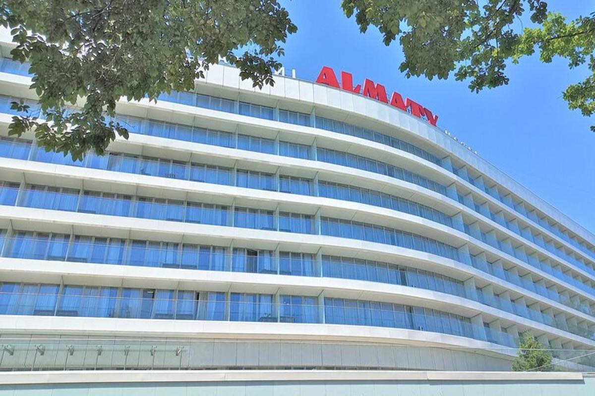 зграда са знаком Реданије на врху