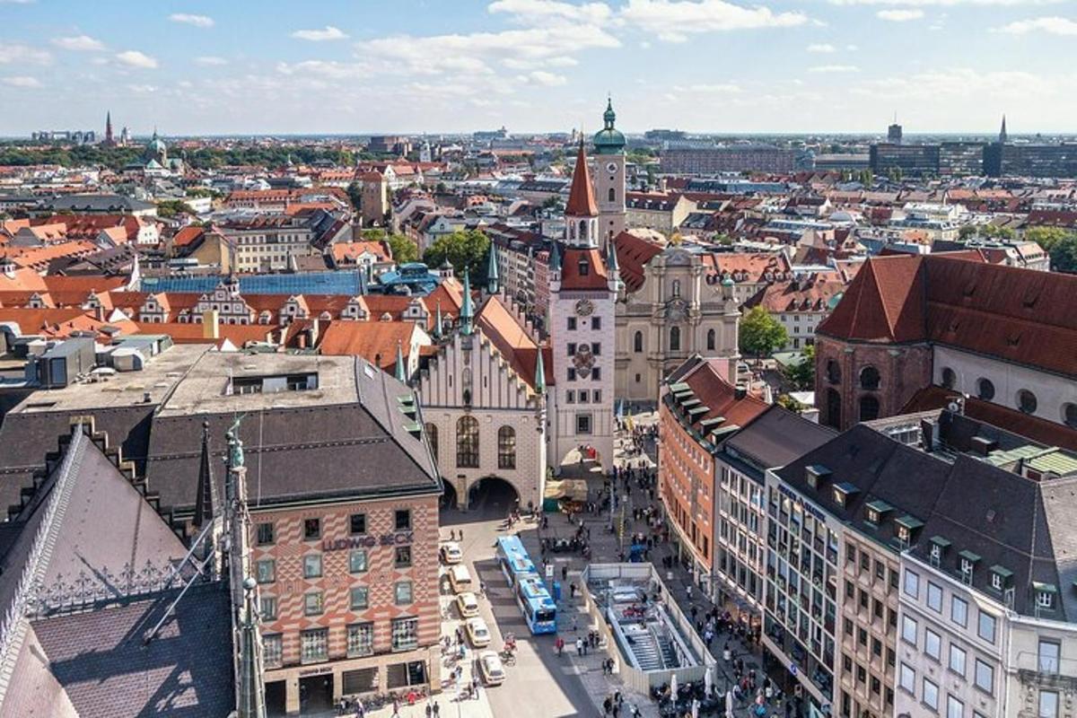 una vista aerea di una città con edifici