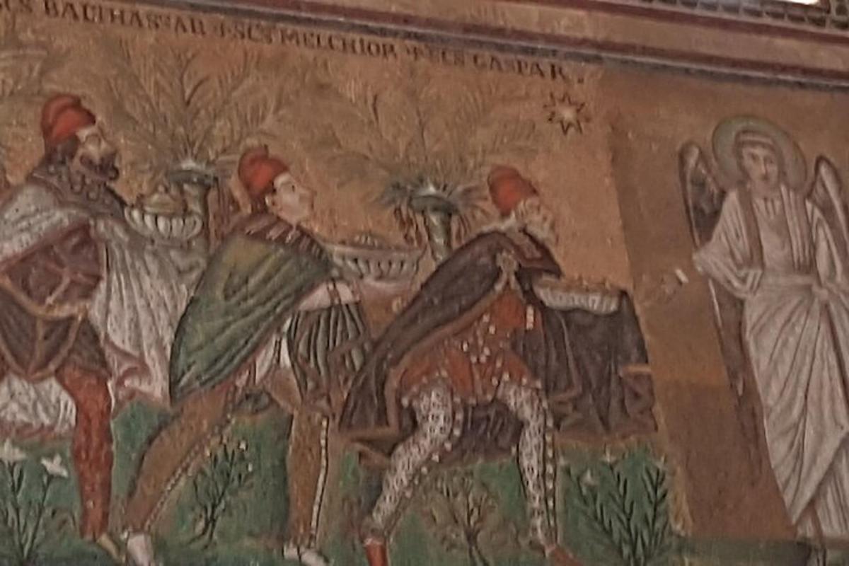 un dipinto sul lato di un muro