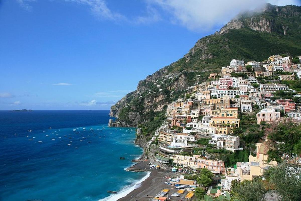 pemandangan positano di pantai amalfi