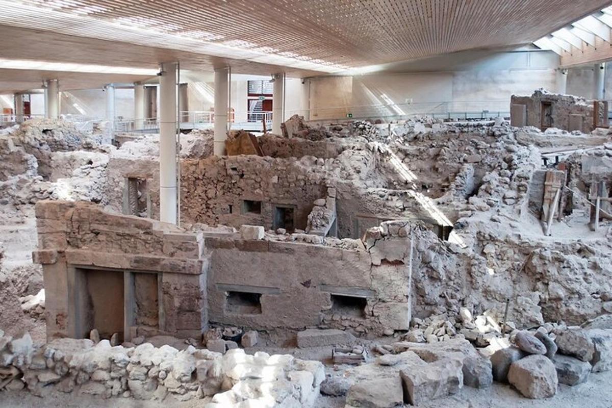 una gran sala amb ruïnes en un edifici