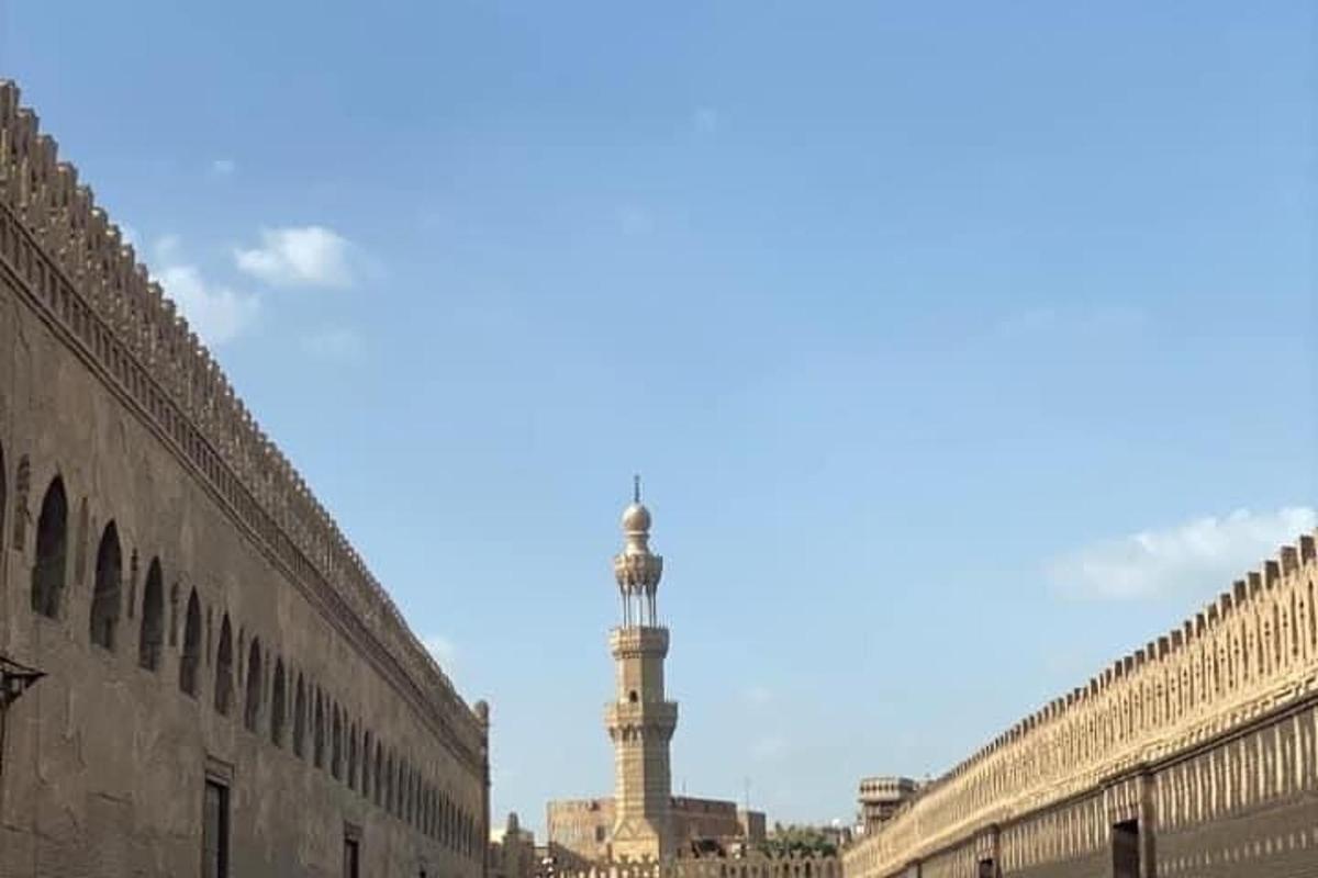 برج الساعة في وسط المدينة